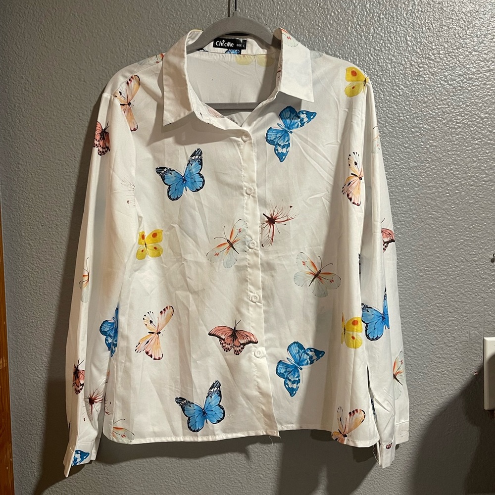 Chic Me White Butterfly Button up Blouse